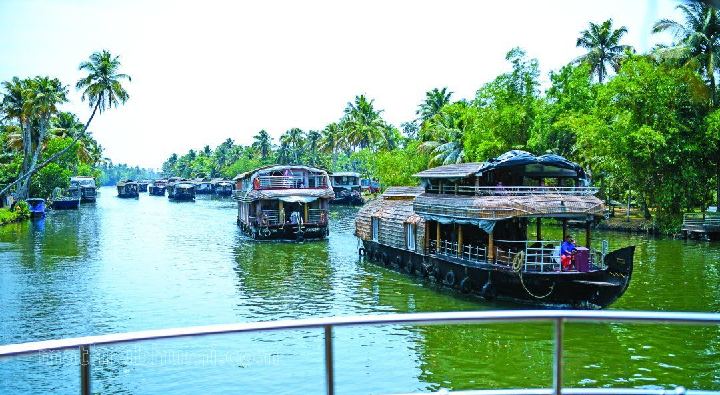 Kerala Tourism: మండుతున్న ఎండలు.. భూతల స్వర్గం కేరళకు భారీ దెబ్బ