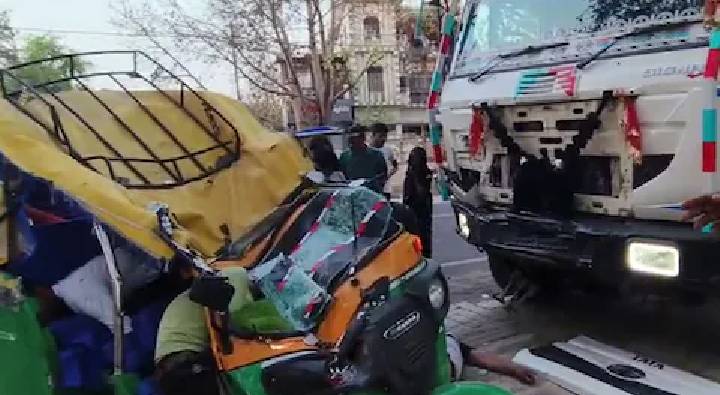 UP: చిత్రకూట్‌లో ఘోర రోడ్డు ప్రమాదం.. ఐదుగురు మృతి…ముగ్గురికి గాయాలు