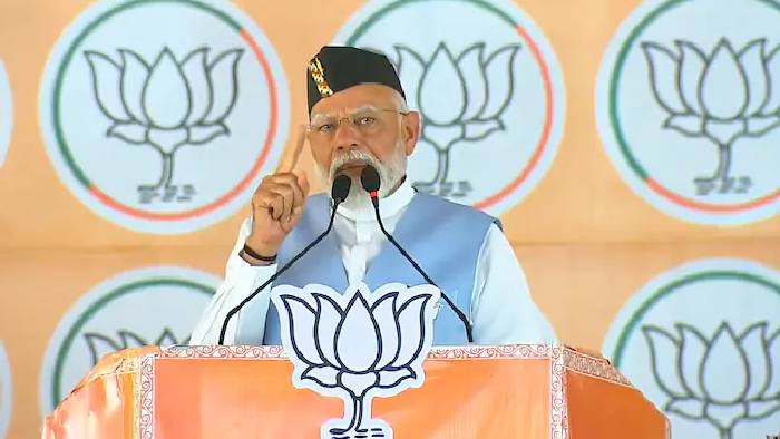 PM Modi: 10 ఏళ్లు అధికారంలో లేకుంటే, దేశం తగలబడుతుందని అంటున్నారు..