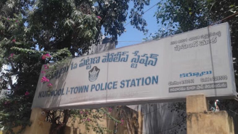 Kurnool: కర్నూలులో పోలీసుల దాష్టీకం.. కార్పొరేటర్‌ దుస్తులు విప్పి, లాఠీలతో కొట్టి..!