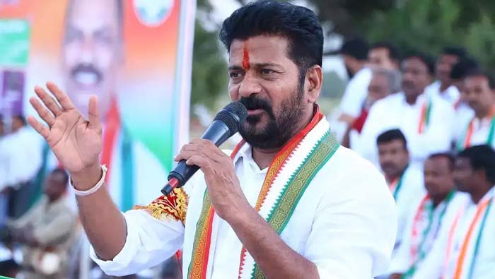 Revanth Reddy: కాంగ్రెస్ హయాంలోనే హైదరాబాద్ అభివృద్ధి.. బీఆర్ఎస్ చేసిందేమీ లేదు..