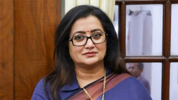 Sumalatha: ఎన్నికల వేళ సుమలత అంబరీష్ కీలక నిర్ణయం