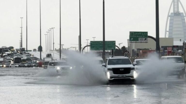 UAE Rains: యూఏఈలో భారీ వర్షాలు.. ఒమన్‌లో 18 మంది మృతి!