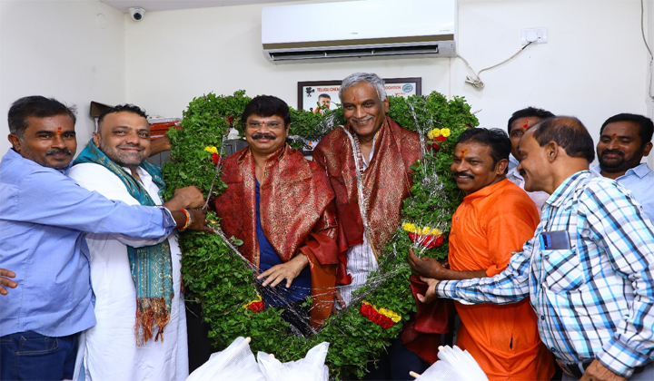 MTWDU : బోయపాటి, తమ్మారెడ్డి సమక్షంలో నూతన కార్యవర్గం ప్రమాణ స్వీకారం