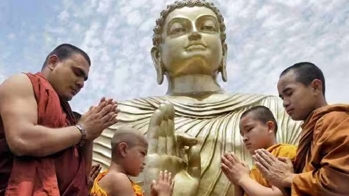 Gujarat: బౌద్ధం వేరే మతం, హిందువులు మతం మారాలంటే అనుమతి తప్పనిసరి..