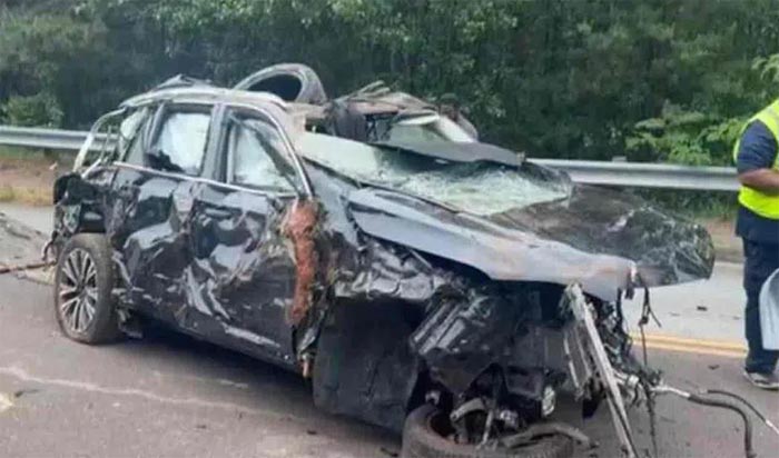 US: అమెరికాలో కారు బోల్తా.. ముగ్గురు భారతీయుల మృతి