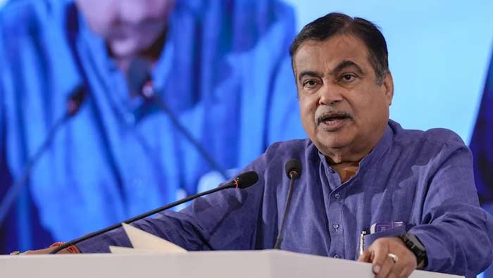 Nitin Gadkari: డీజిల్‌, పెట్రోల్‌ కార్లను పూర్తిగా బంద్ చేస్తాం..