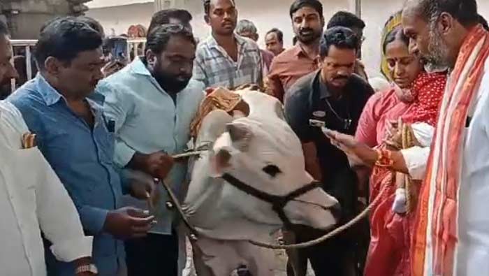 Konda Surekha : దేవుడి‌మాన్యాలు కుడా ఖబ్జాకు పెట్టారు