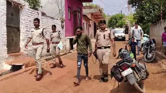 Bulldozer action: ఫెవిక్విక్ నోటిలో పోసి, యువతిపై అత్యాచారం చేసిన నిందితుడిపై బుల్డోజర్ యాక్షన్..