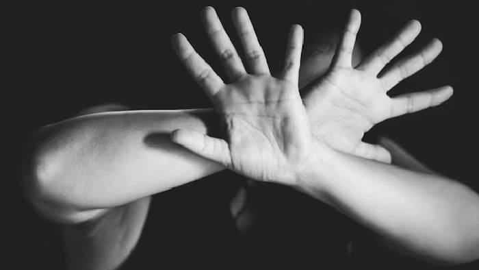 Madhya Pradesh: ఆస్తి కోసం దారుణం.. అత్యాచారం, బెల్టుతో కొడుతూ.. నోటిని ఫెవిక్విక్‌తో మూసి చిత్రహింసలు..