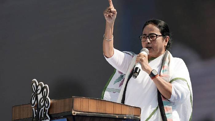 Sandeshkhali: సీబీఐతో కలిసి బీజేపీ కుట్ర.. సందేశ్‌ఖాలీ రైడ్స్‌పై ఈసీకి తృణమూల్ ఫిర్యాదు..