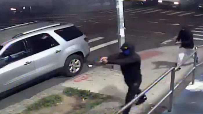 New York: న్యూయార్క్⁬లో కాల్పులు కలకలం.. నలుగురిని కాల్చిన దుండుగులు, ఒకరు మృతి