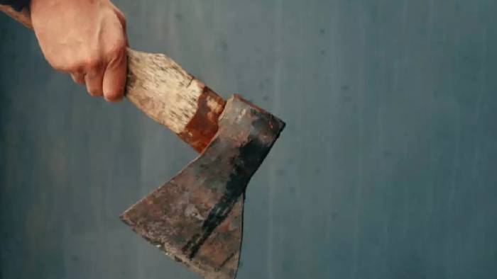 Pakistan: పేదరికంతో తిండి పెట్టలేక.. భార్య, ఏడుగురు పిల్లల్ని నరికి చంపిన వ్యక్తి..