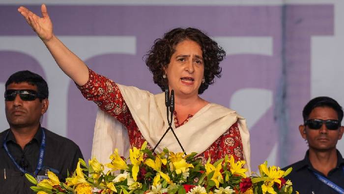 Priyanka Gandhi: ఈవీఎంలపై ప్రజలకు నమ్మకం లేదు..