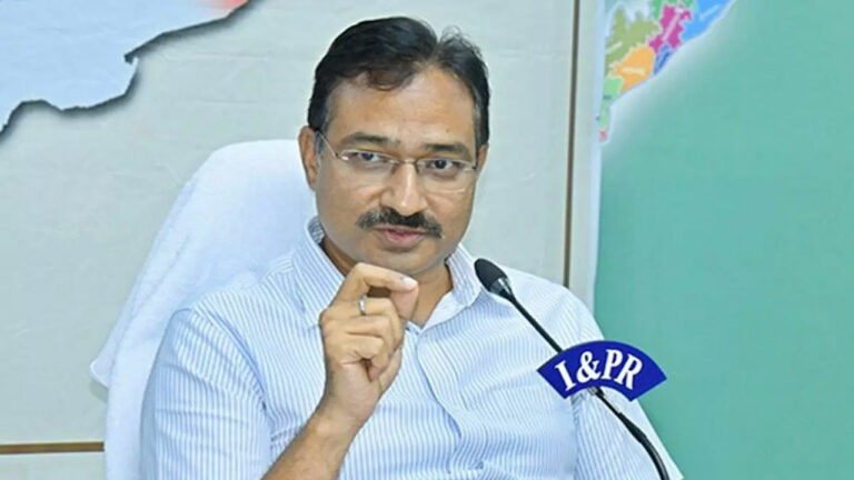 AP CEO MK Meena: స్ట్రాంగ్‌ రూమ్‌ల వద్ద పటిష్ట భద్రతా ప్రమాణాలు పాటించాలి..