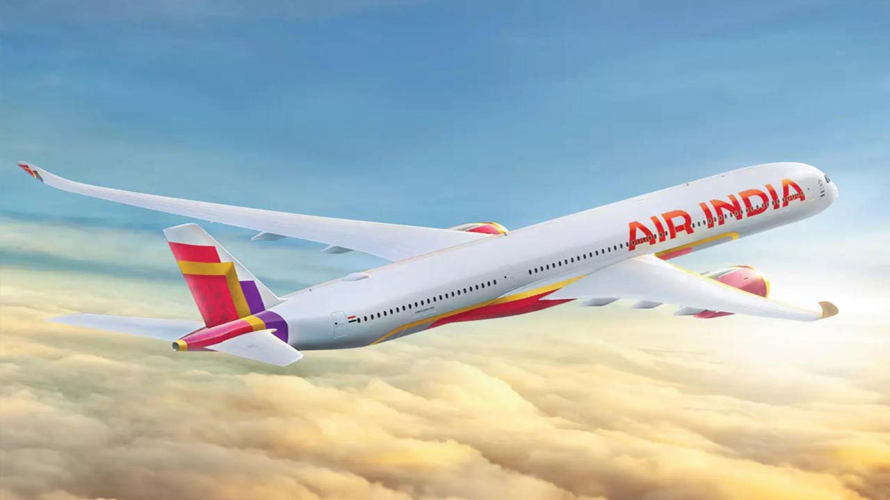Air India: విమాన ఆలస్యం.. ఎయిరిండియాకు డీజీసీఏ షోకాజ్ నోటీసులు