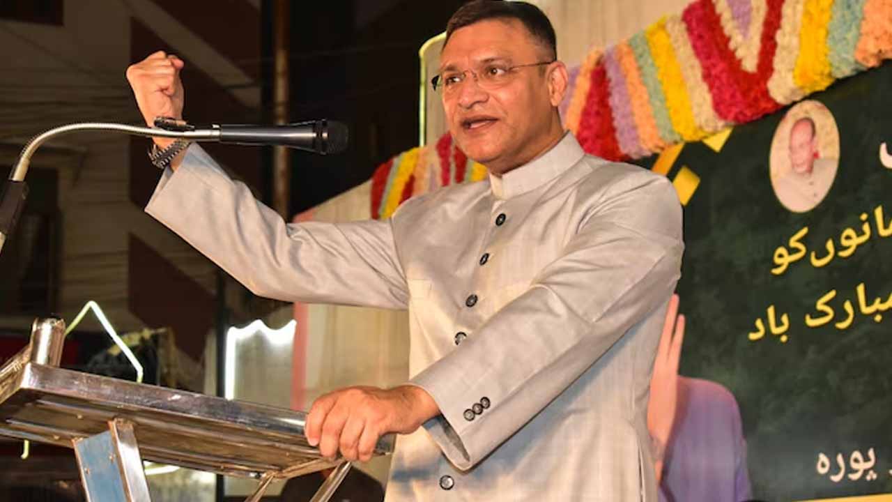 Akbaruddin Owaisi: మోడీ పేరుతో ఓట్లు రావడం లేదు.. అందుకే నాపేరు వాడుతున్నారు..