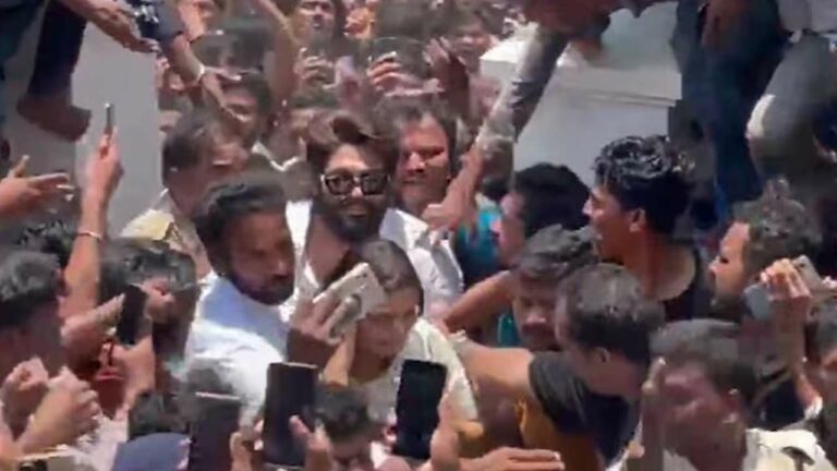 Allu Arjun: నంద్యాలలో అల్లు అర్జున్‌ పర్యటన వివాదం.. ఇద్దరు కానిస్టేబుళ్లపై వేటు