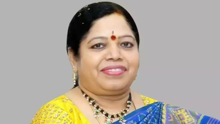 Botsa Jhansi: స్టీల్ ప్లాంట్‌ ప్రభుత్వం రంగంలో కొనసాగుతుందంటే.. పోటీ నుంచి తప్పుకుంటా..