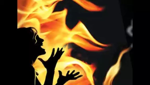 Burning alive: బయటకు వెళ్లిన దళిత బాలికకు నిప్పు పెట్టి సజీవ దహనం..