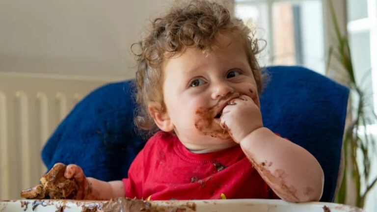 Sugar in Childhood: రెండేళ్లలోపు పిల్లలకు చక్కెర తినిపించొద్దు.. దాని వల్ల కలిగే నష్టాలు ఇవే!