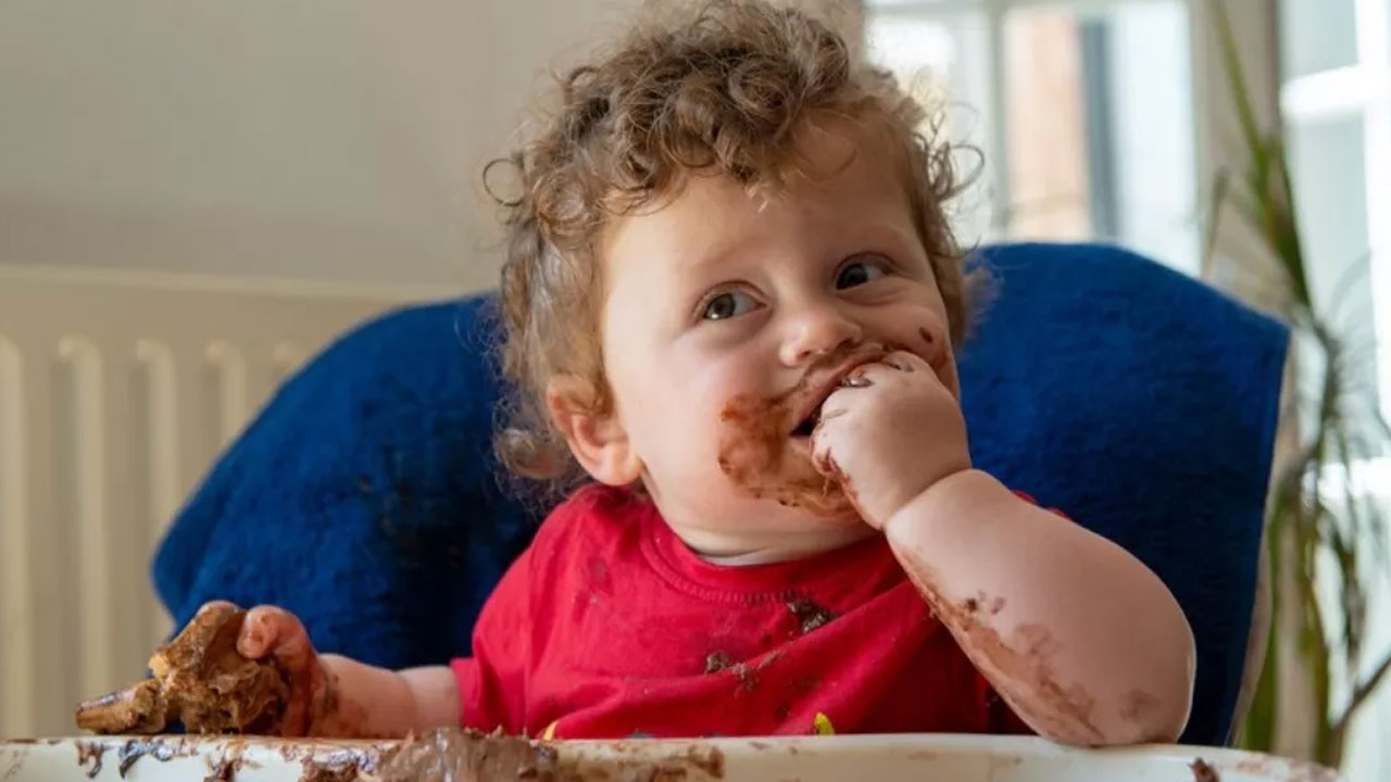 Sugar in Childhood: రెండేళ్లలోపు పిల్లలకు చక్కెర తినిపించొద్దు.. దాని వల్ల కలిగే నష్టాలు ఇవే!