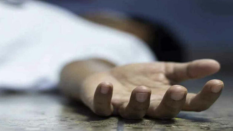 UP: ఓయోలో ప్రియురాలి మృతదేహం లభ్యం..రైల్వే ట్రాక్ పై ప్రియుడి డెడ్ బాడీ స్వాధీనం