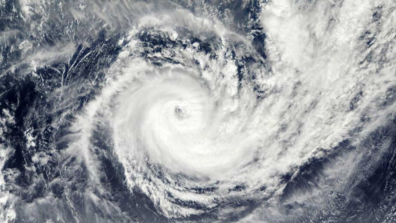 Cyclone Remal: బంగాళాఖాతంలో వాయుగుండం.. నేడు తీవ్ర తుపానుగా మారే అవకాశం