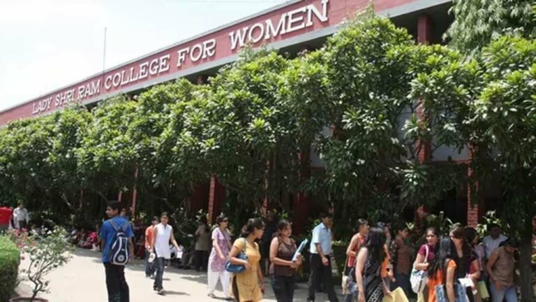 Bomb threat: ఢిల్లీలోని మహిళా కాలేజీలకు బెదిరింపు కాల్స్