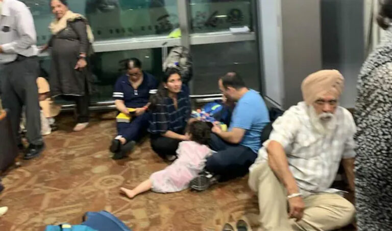 Delhi: ఎయిరిండియా ఫ్లైట్ 20 గంటలు ఆలస్యం.. ప్రయాణికులకు చుక్కలు