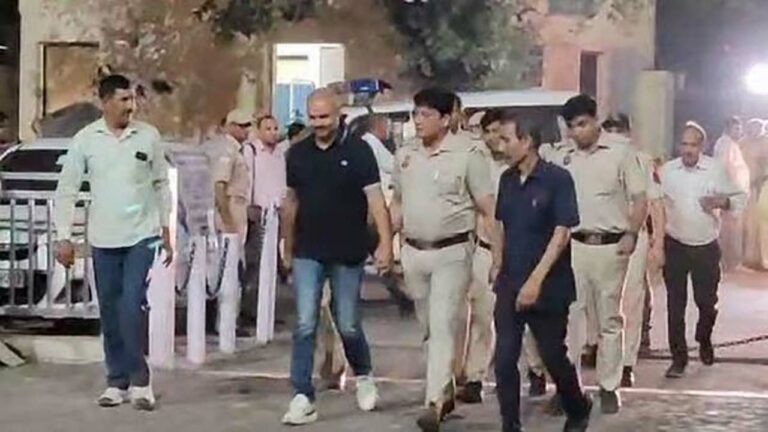 Swati Maliwal: స్వాతి మాలివాల్ కేసులో బిభవ్ కుమార్‌ ముంబైకి తరలింపు