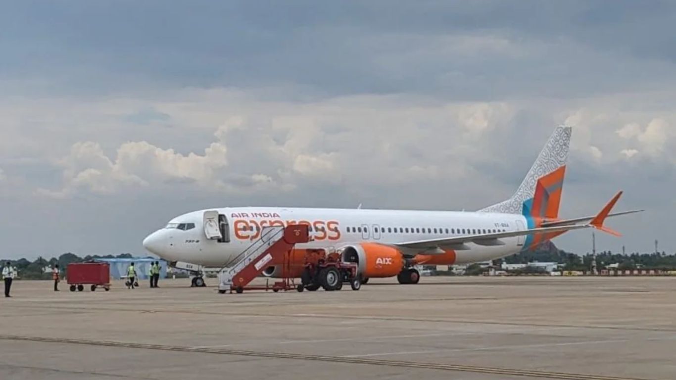 Emergency Landing: మంటలు చెలరేగడంతో ఎయిర్ ఇండియా ఎక్స్ప్రెస్ విమానం ఎమర్జెన్సీ ల్యాండింగ్..