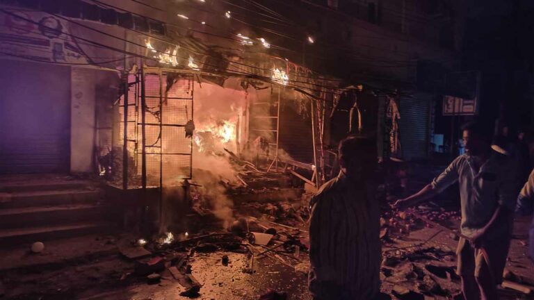 Fair Accident: సంగారెడ్డి జిల్లాలో అగ్నిప్రమాదం.. దగ్ధమైన ఫుట్ వేర్ షాప్..