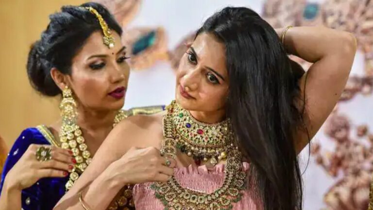 Today Gold Price: బంగారం ప్రియులకు షాక్.. భారీగా పెరిగిన గోల్డ్ రేట్స్!