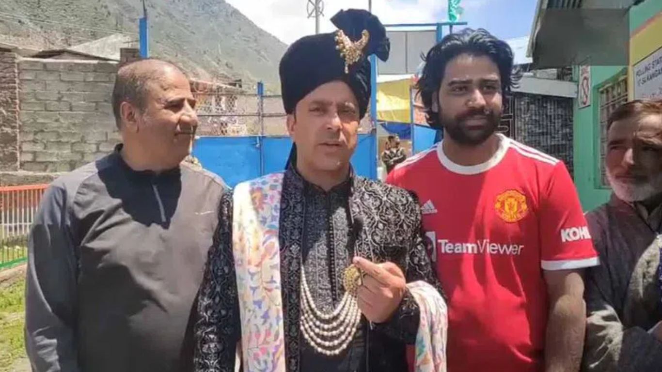 Groom voted: మరికాసేపట్లో పెళ్లి.. పెళ్లి దుస్తుల్లో వచ్చి ఓటేసిన పెళ్ళికొడుకు..