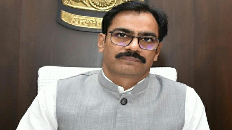 Guntur Collector: ఎన్నికలు సజావుగా సాగేందుకు రాజకీయ పార్టీలు సహకరించాలి..