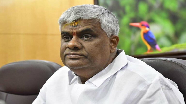 HD Revanna: కిడ్నాప్ కేసులో హెచ్‌డీ రేవణ్ణకు ఊరట.. బెయిల్ మంజూర్