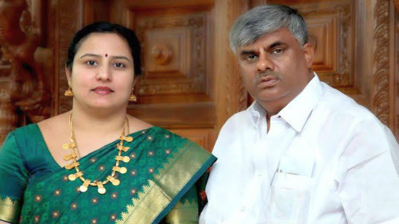 HD Revanna’s Wife: హెచ్‌డీ రేవణ్ణపై కిడ్నాప్ కేసు.. ముందస్తు బెయిల్ దాఖలు చేసిన భార్య