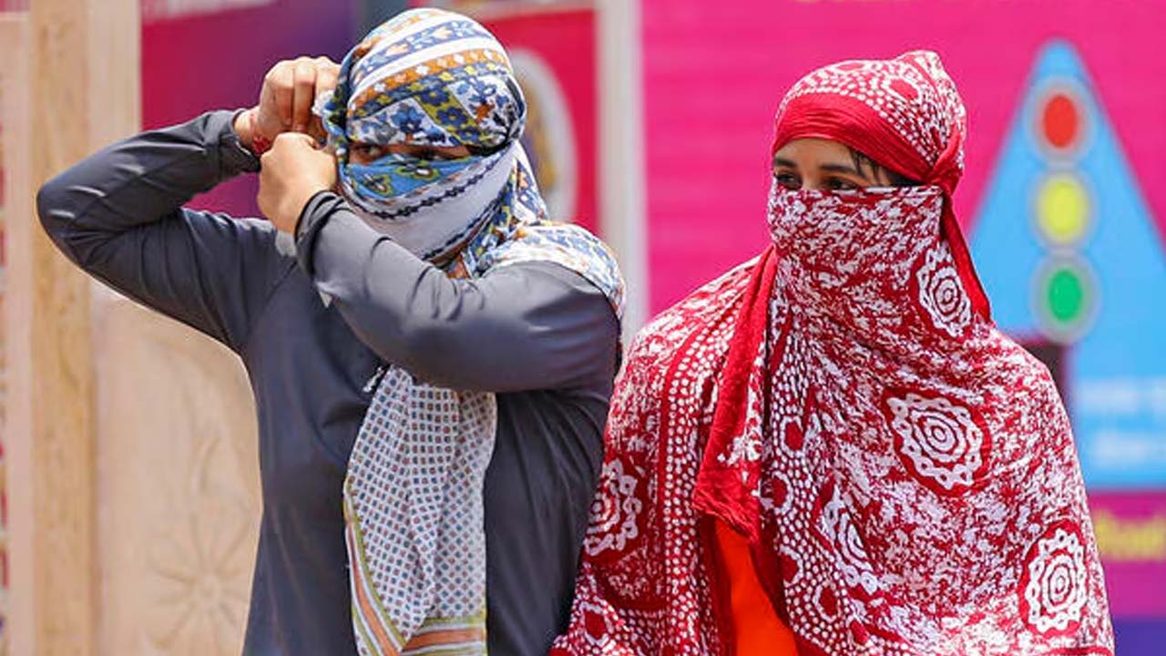 Heat Waves: తీవ్రమైన వేడిగాలులు.. ఇప్పటి వరకూ 54 మంది మృతి