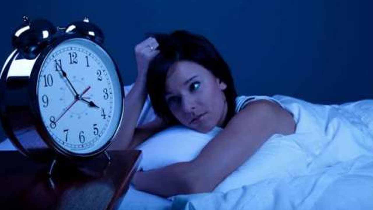 Health Tips: నిద్ర పట్టకపోతే మీ కంటి ఆరోగ్యం షెడ్డుకే..?