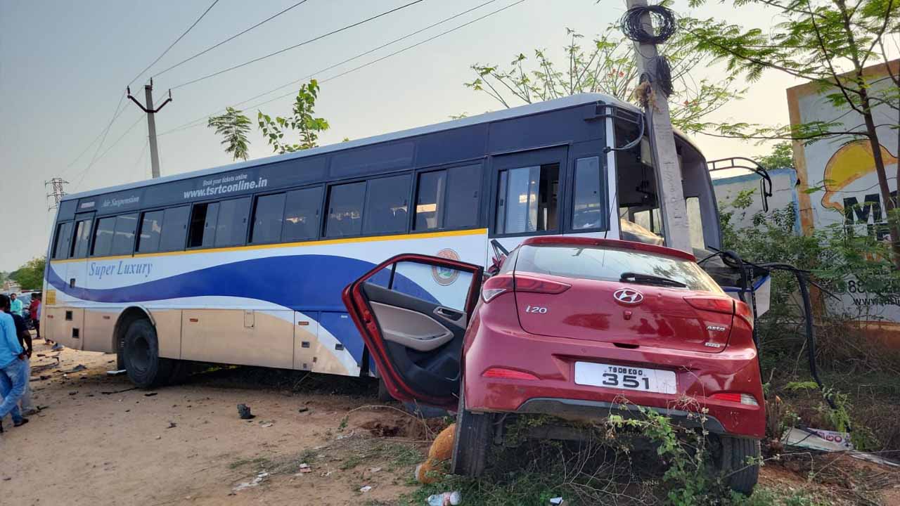 Road Accident: హైదరాబాద్-శ్రీశైలం జాతీయ రహదారిపై ఘోర ప్రమాదం