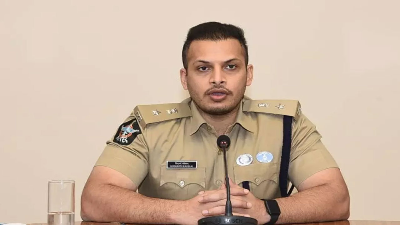 Kadapa: పోలీసుల పనితీరు భేష్.. జమ్మలమడుగులో పరిస్థితులను సమీక్షించిన ఎస్పీ