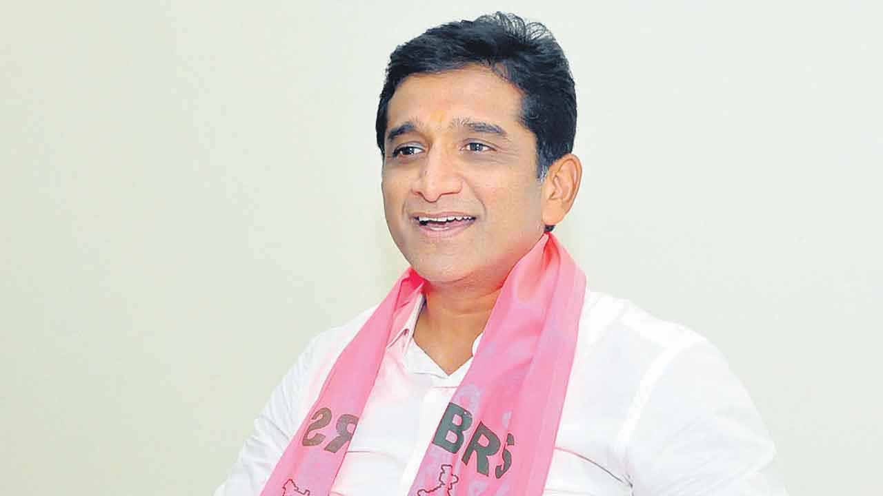 Kalvakuntla Sanjay: వడ్ల స్కాం బయటికి వచ్చింది కాబట్టే ఫోన్ ట్యాపింగ్ లీక్ ఇచ్చారు..