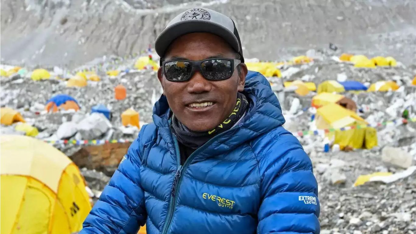 Kami Rita Sherpa: తన రికార్డును తానే బద్దలు కొడుతూ.. ఎవరెస్ట్‌ను అత్యధికసార్లు అధిరోహించిన వ్యక్తి..