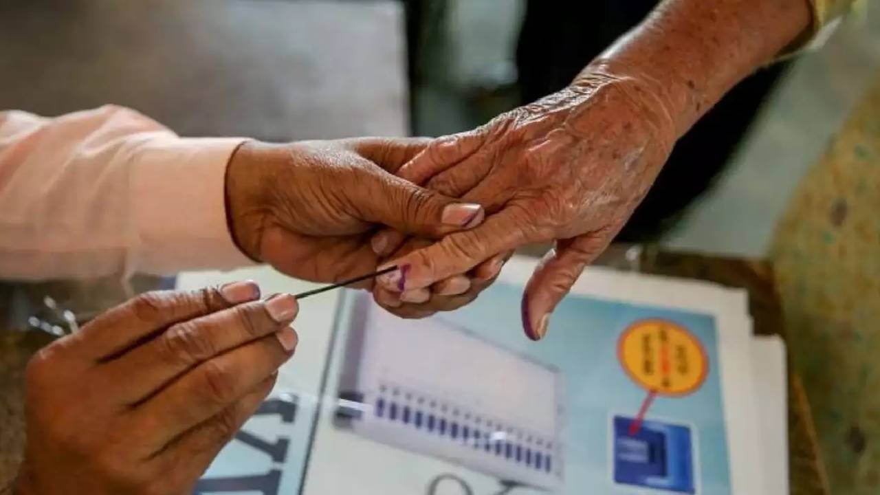 Lok Sabha Election Phase 6: ఆరో విడత లోక్‌సభ ఎన్నికల్లో 57.7 శాతం పోలింగ్ నమోదు..