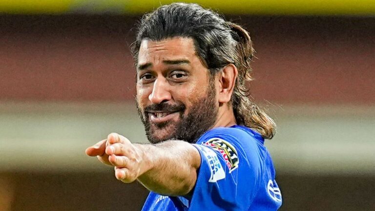 MS Dhoni: టీమిండియా హెడ్ కోచ్ పదవికి ధోని అనర్హుడు.. ఎందుకో తెలుసా..