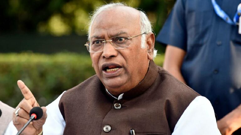 Mallikarjun kharge: దేవుడిపై నమ్మకం ఉంటే ఇంట్లో చేసుకోంది.. మోడీ ‘‘ధ్యానం’’పై ఖర్గే