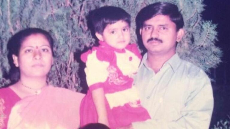 Guess the Actress: ఈ ఫోటోలో ఉన్న పాప ఇప్పుడు స్టార్ హీరోయిన్.. ఎవరో గుర్తు పట్టారా?