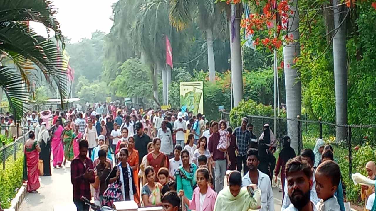 Nehru Zoological Park: సరికొత్త రికార్డ్‌.. 30వేల మందితో సందడిగా నెహ్రూ జూపార్క్‌