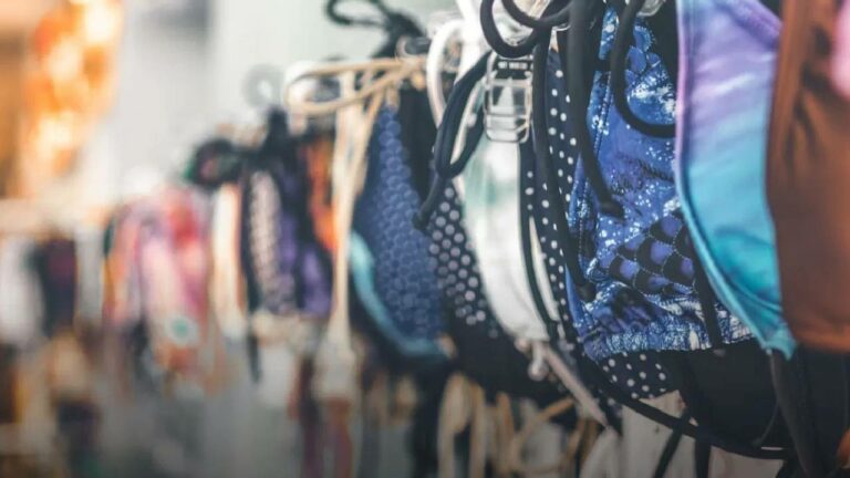 Swim Suits : మండుతున్న సూరీడు.. పొట్టి బట్టలకు భారీగా పెరిగిన డిమాండ్